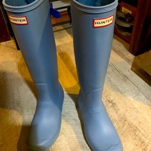 Hunter Boots -women’s original tall back-adjustable rain boots size 9 light blue